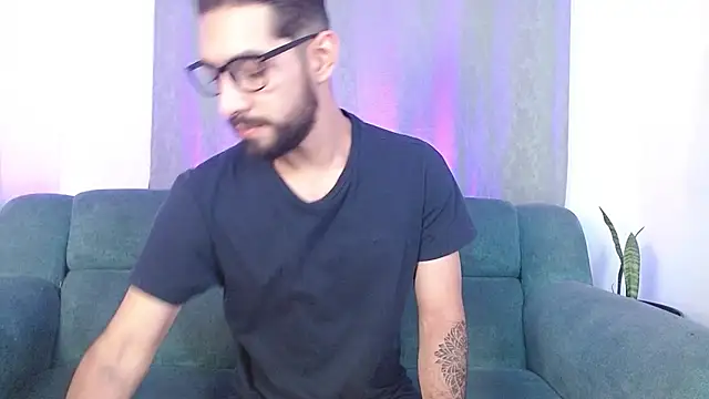 ReyPablo1 online show from October 7, 2025, 10:22 pm