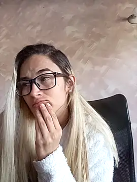 Mariam Arango online show from October 6, 2025, 9:26 pm