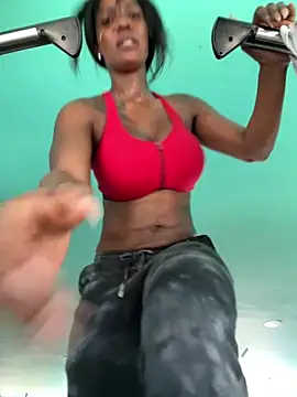 Bustykeyla online show from February 13, 2026, 4:07 pm