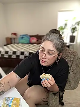 Alix Valentine online show from September 28, 2025, 6:04 pm