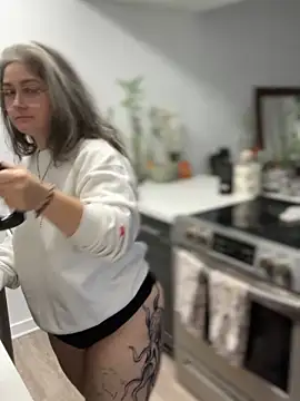 Alix Valentine online show from September 17, 2025, 4:42 pm