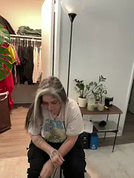 Alix Valentine online show from October 4, 2025, 4:41 pm