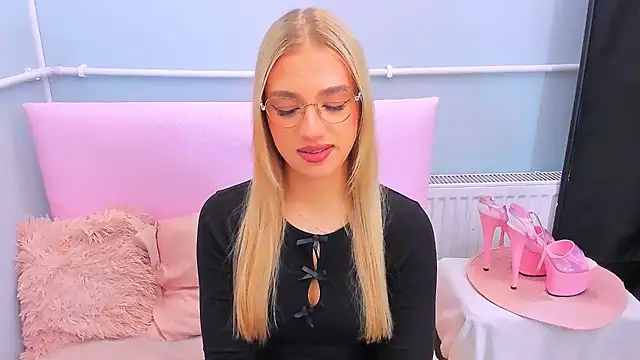 EvetteRose online show from January 10, 2026, 3:51 pm