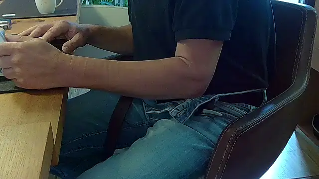 Snapshot of Unique_X_perience chatting on October 20, 2025, 9:54 am Unique X perience online show from October 20, 2025, 9:54 am