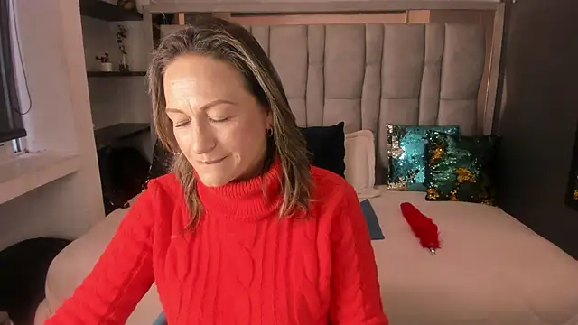 Charlot milf online show from October 15, 2025, 12:02 pm