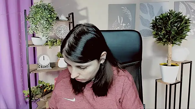 MartaEdams online show from March 9, 2026, 5:55 am