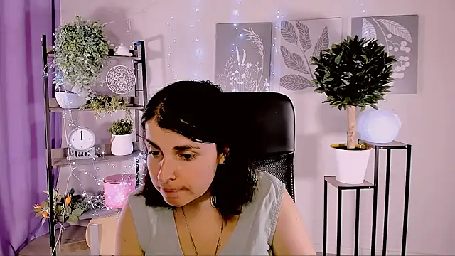 Snapshot of MartaEdams chatting on June 5, 2026, 6:07 am MartaEdams online show from June 5, 2026, 6:07 am