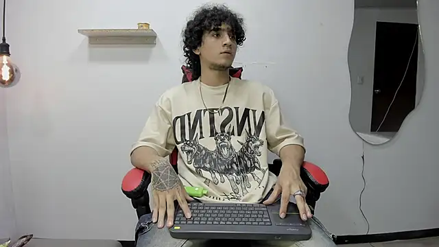 JackesTaylor online show from November 8, 2025, 4:38 am