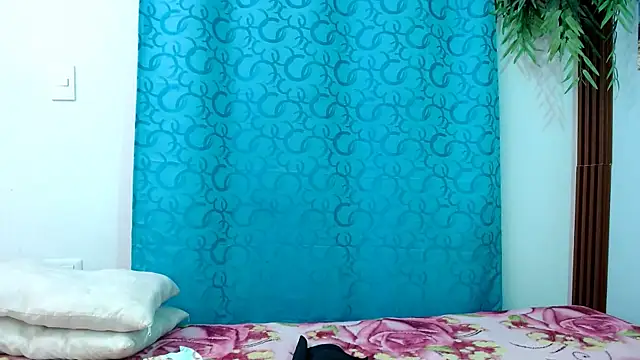 eladyrous98 online show from September 12, 2025, 1:33 pm