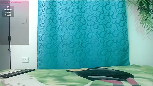 eladyrous98 online show from October 21, 2025, 2:22 am