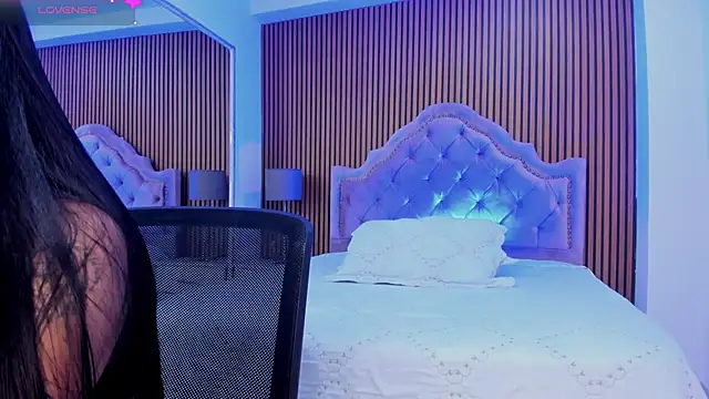 SelenaStonne online show from November 23, 2025, 12:48 pm