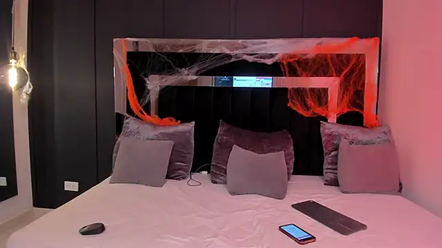 sofiaa brown online show from October 25, 2025, 5:06 am