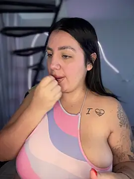 victoria amatista  online show from January 12, 2026, 11:31 pm