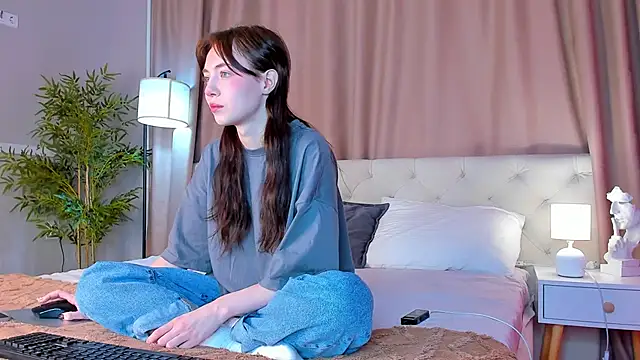 Skelerata online show from October 19, 2025, 1:19 am