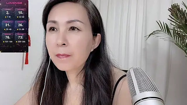 JackieBell online show from September 18, 2025, 5:43 am