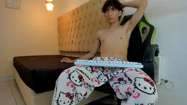 Darkknightx01 online show from March 4, 2026, 2:52 am