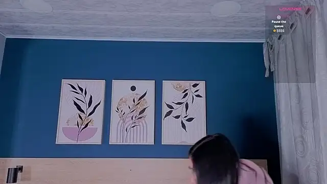 SarahMiler  online show from September 13, 2025, 11:54 am