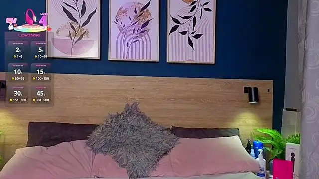 SarahMiler  online show from January 14, 2026, 7:50 pm