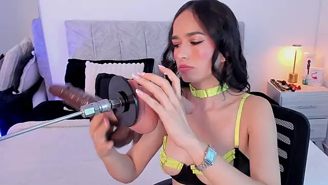 Taylormaxwell online show from October 9, 2025, 10:54 pm