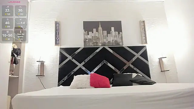 elenacooper1 online show from November 7, 2025, 7:07 pm