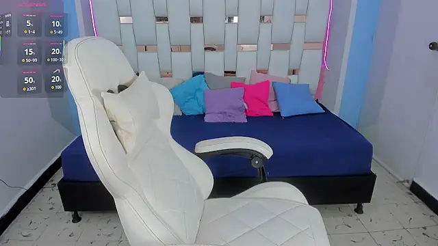 elenacooper1 online show from November 21, 2025, 6:29 pm