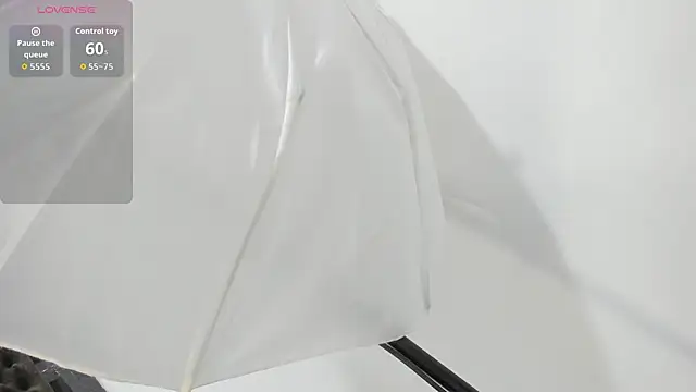 elenacooper1 online show from November 13, 2025, 7:51 pm