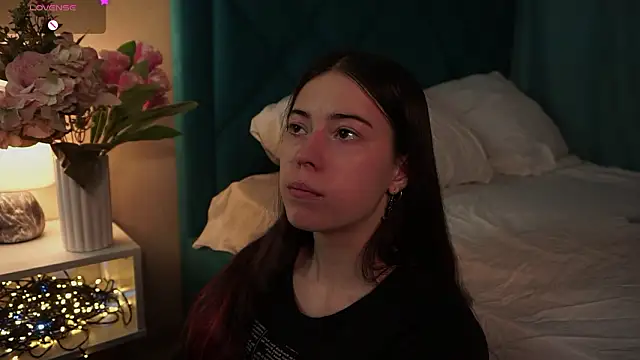 ywixos online show from March 25, 2026, 2:27 pm