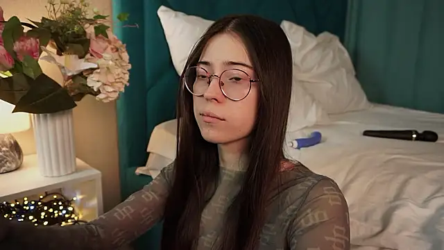 ywixos online show from March 12, 2026, 2:54 pm