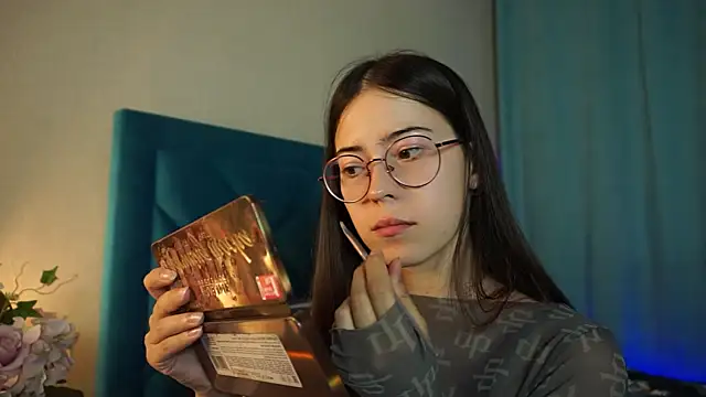 ywixos online show from September 21, 2025, 1:16 pm