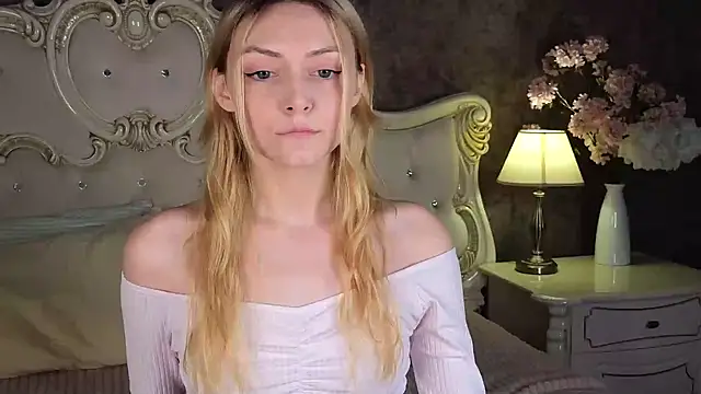 CindyFors online show from September 17, 2025, 8:55 pm