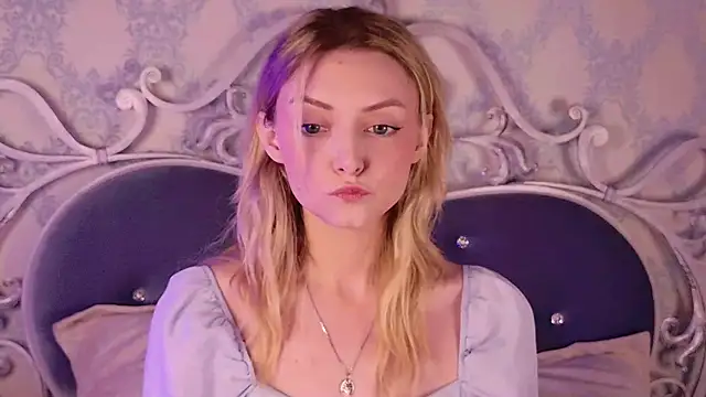 CindyFors online show from October 8, 2025, 8:53 pm