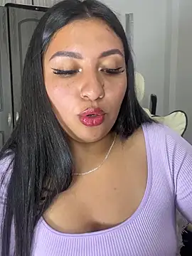 Issa Santana online show from December 3, 2025, 8:30 pm