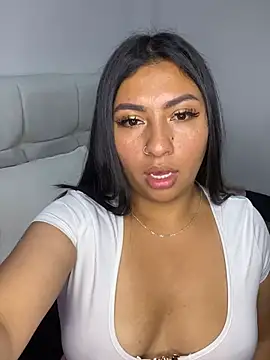 Issa Santana online show from February 24, 2026, 9:15 pm