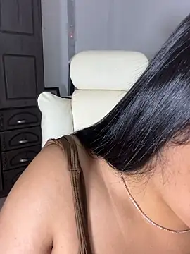 Issa Santana online show from October 13, 2025, 7:37 pm