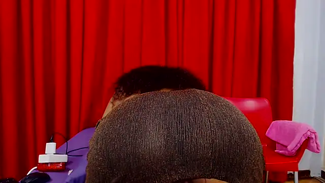 Snapshot of SexyBustyBoobs chatting on October 7, 2025, 4:52 pm SexyBustyBoobs online show from October 7, 2025, 4:52 pm