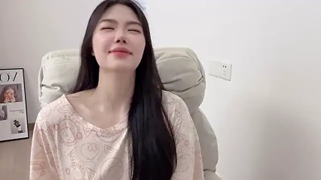 Snapshot of suki-1 chatting on April 19, 2026, 10:05 am suki-1 online show from April 19, 2026, 10:05 am