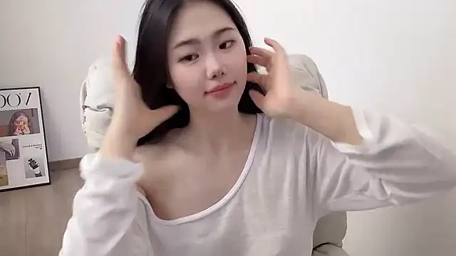 Snapshot of suki-1 chatting on May 10, 2026, 9:46 am suki-1 online show from May 10, 2026, 9:46 am