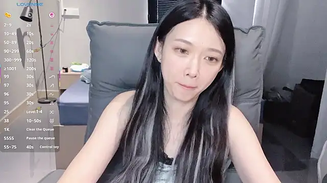 NiNi-baby520 online show from October 7, 2025, 7:31 am