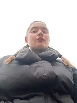 StephanieMur online show from September 25, 2025, 4:07 am