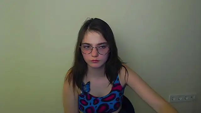 Snapshot of Sun_Shine__ chatting on June 5, 2026, 6:57 pm Sun Shine online show from June 5, 2026, 6:57 pm