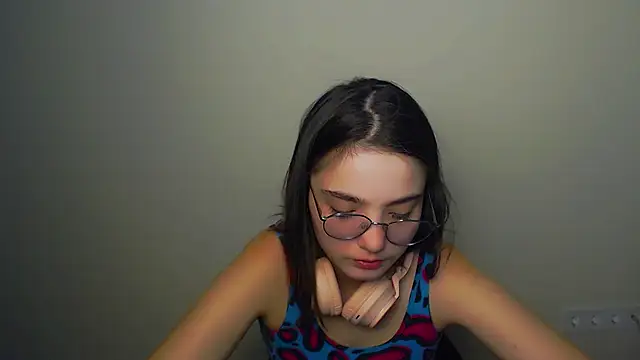 Snapshot of Sun_Shine__ chatting on June 6, 2026, 9:31 pm Sun Shine online show from June 6, 2026, 9:31 pm