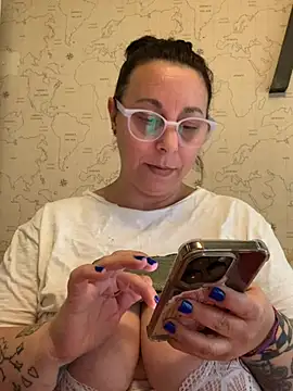Snapshot of LupeLok chatting on June 1, 2026, 5:12 pm LupeLok online show from June 1, 2026, 5:12 pm