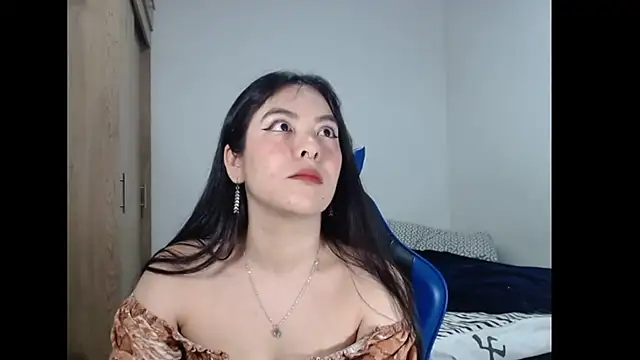 EloiseJun online show from April 18, 2026, 3:53 am