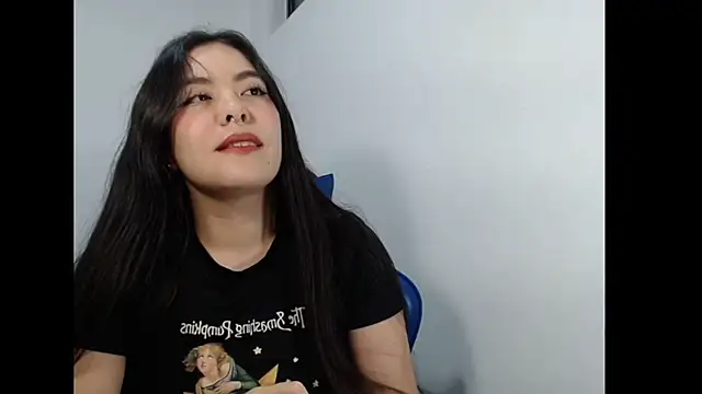Snapshot of EloiseJun chatting on June 19, 2026, 3:45 am EloiseJun online show from June 19, 2026, 3:45 am