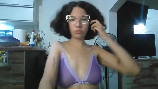 loliporomero online show from October 19, 2025, 1:52 am