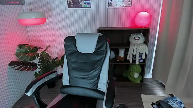 kattusauruss online show from September 11, 2025, 1:55 pm