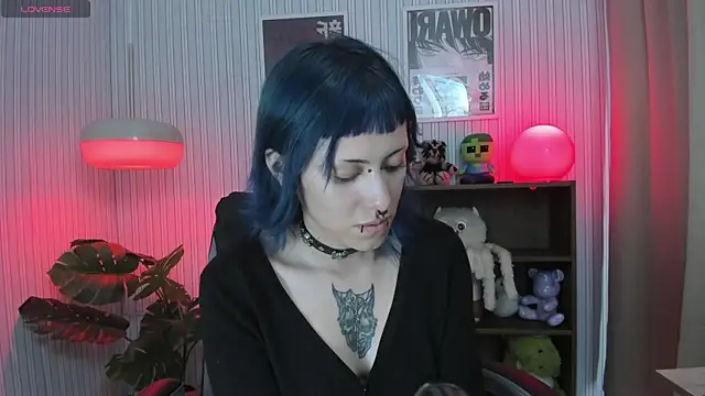 kattusauruss online show from September 12, 2025, 1:11 pm