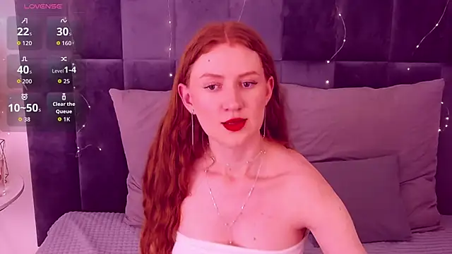 SaraMoor online show from February 10, 2026, 3:44 pm