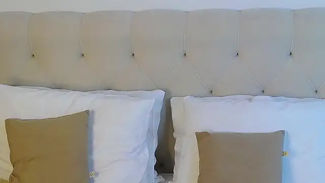 MichelleRoux online show from March 3, 2026, 10:17 pm