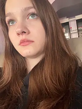 MichelleRoux online show from September 19, 2025, 10:30 am